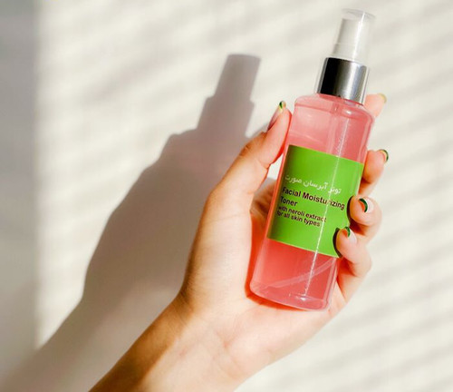 تونر گیاهی سالویا (Salvia Herbal Toner): تنظیمکننده pH، کاهشدهنده جوش و لک، جمعکننده منافذ