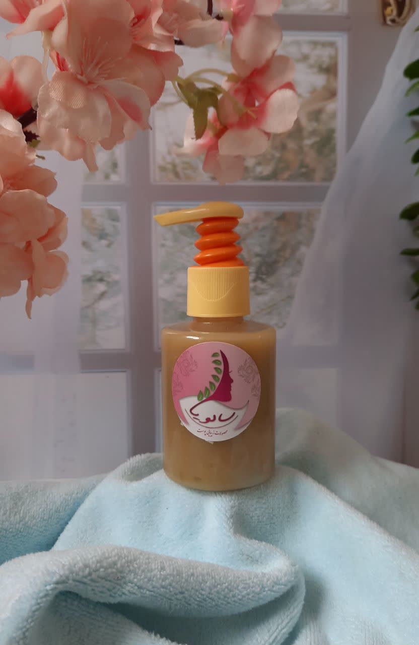 فوم شستشوی صورت با عصاره چای سبز، روغن گل همیشه بهار و هسته انگور - پاک‌کننده و درخشان‌کننده پوست